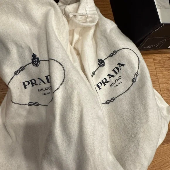 Prada Women's Beige Leather Heels - Picture 3 of 6